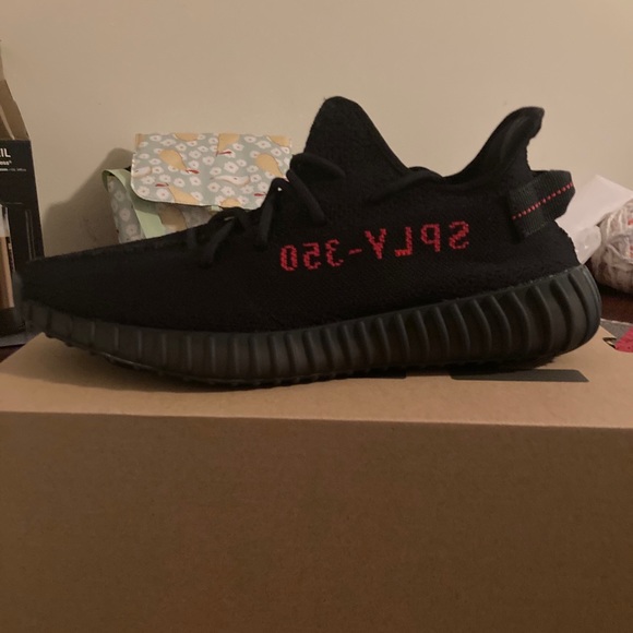 Yeezy Boost 350 Black and Red - Picture 2 of 4